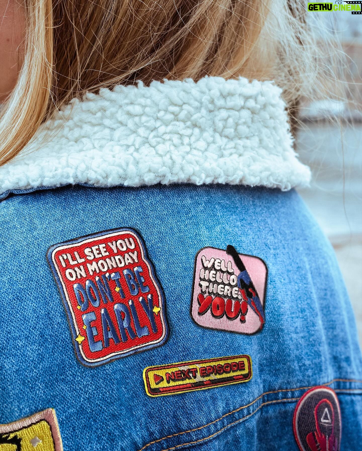 Marije Zuurveld Instagram - omg, check deze Netflix patches van al je favo series! 🚨 Je krijgt ze gratis in de pop-up store in de Stadskamer van Hoog Catharijne, alleen donderdag 21 en vrijdag 22 december van 10:00 tot 20:00 uur. Welke wil jij?