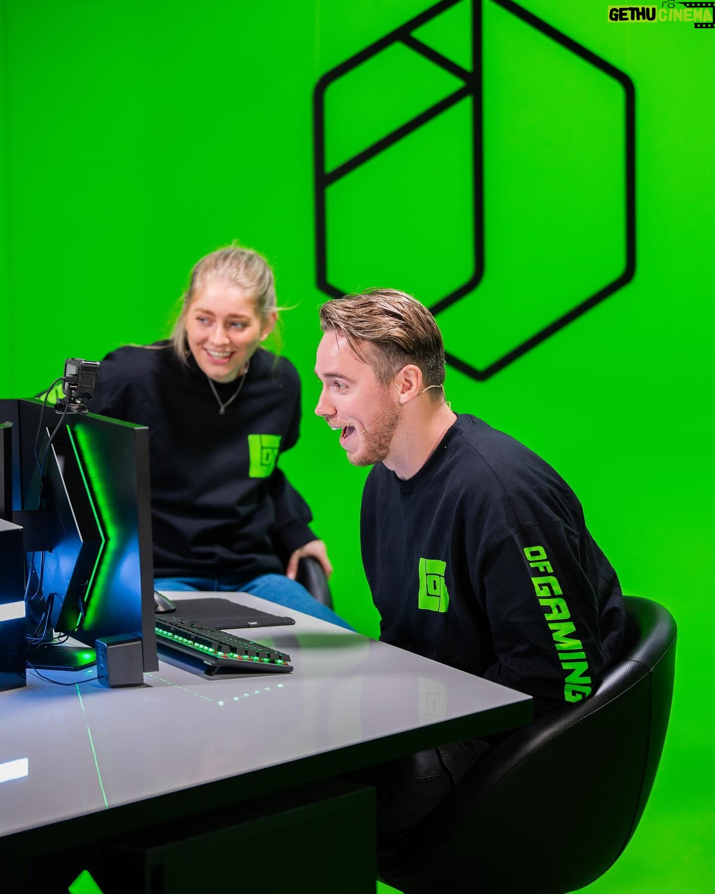 Marije Zuurveld Instagram - YOO GAMERS (en Marije) Ze dachten bij @legendsofgamingnl na het grote succes van vorig jaar: we vragen Marije terug als de echte gamer die ze is π₯² De oooh zo spannende laatste aflevering staat nu op YT π«ΆπΌπ