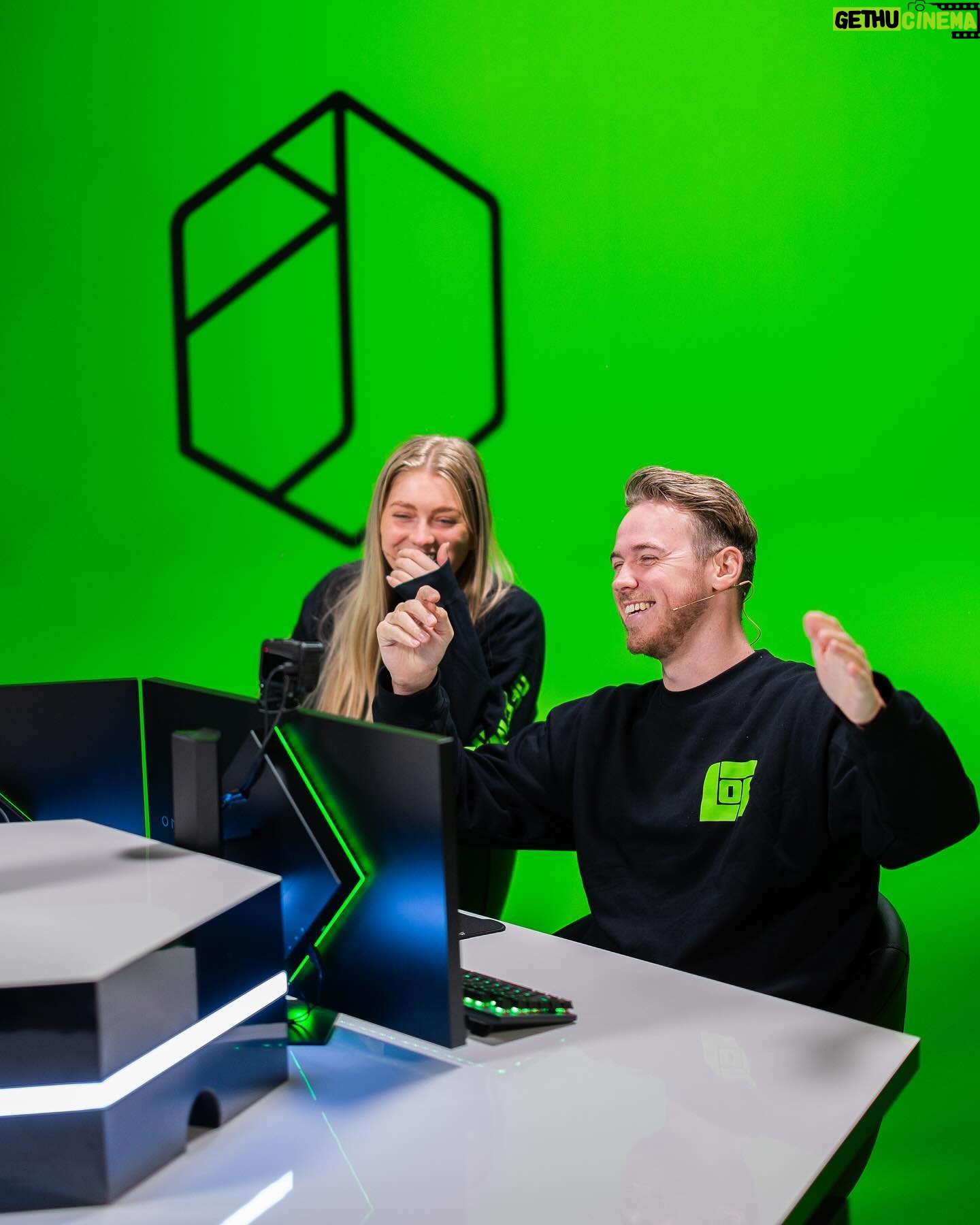 Marije Zuurveld Instagram - YOO GAMERS (en Marije) Ze dachten bij @legendsofgamingnl na het grote succes van vorig jaar: we vragen Marije terug als de echte gamer die ze is π₯² De oooh zo spannende laatste aflevering staat nu op YT π«ΆπΌπ