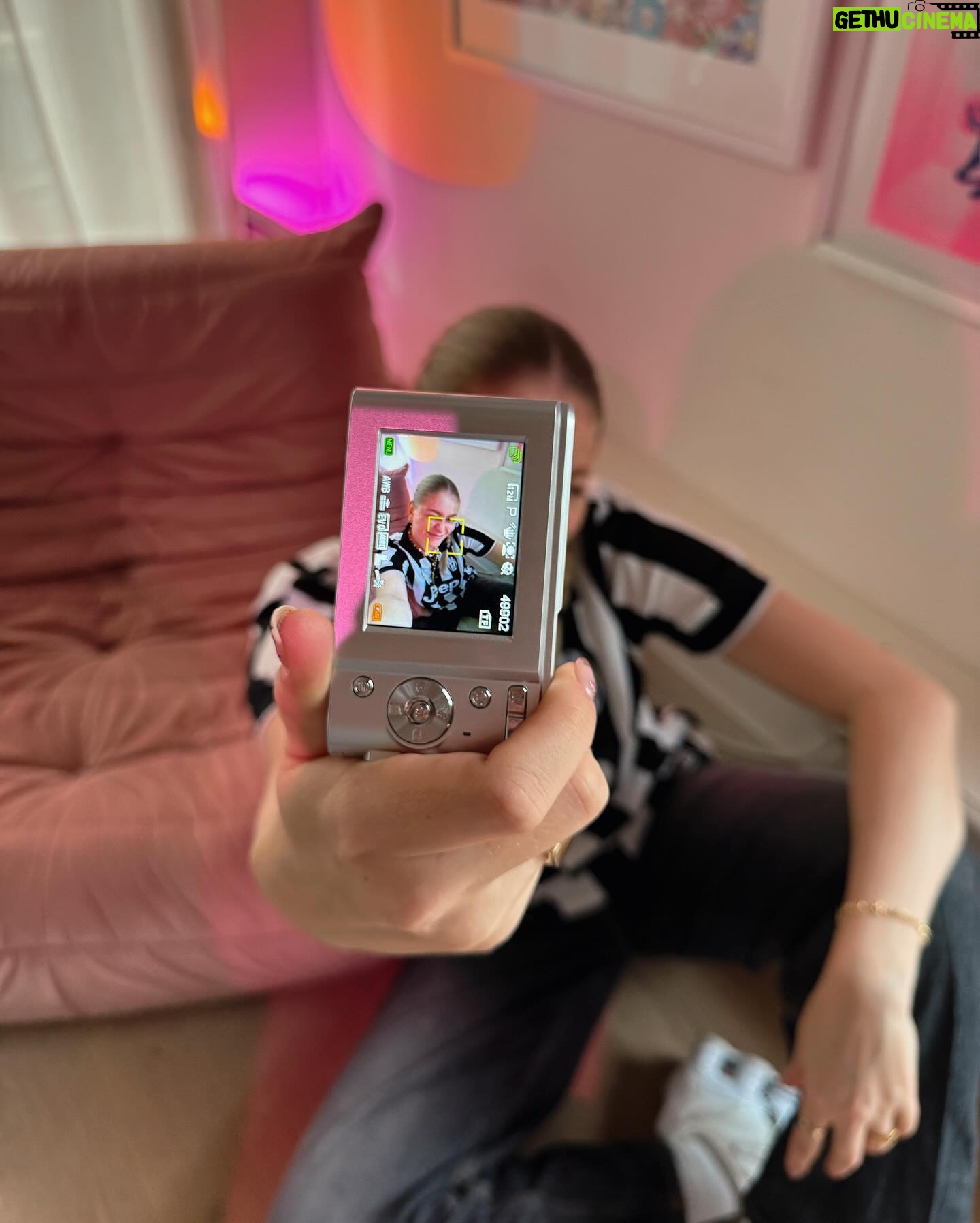 Marije Zuurveld Instagram - Mijn dag verspillen aan avatar kijken