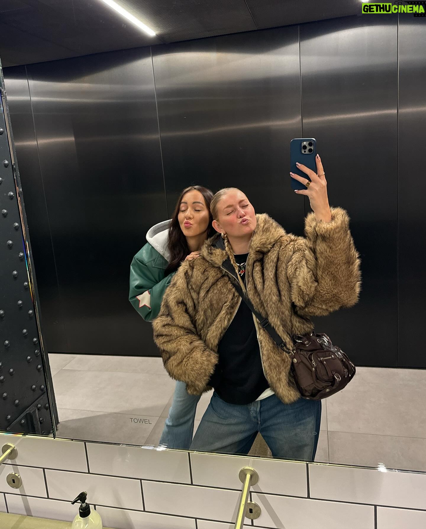 Marije Zuurveld Instagram - 29-11-23 Hallo dagboek! Dit was mijn dag in Londen 🤓