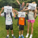 Marika Domińczyk Instagram - And they’re off!!! Happy #backtoschool @scottkfoley ♥️ Hope this year is more “normal” then the last 2 (cause mama does not miss zoom school 🤣) Wishing all these kids a great year ahead. #2ndgrade #5thgrade #7thgrade #staysafe #bekind #theregoesmybaby