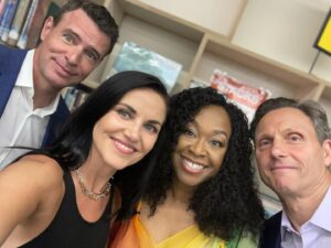 Marika Domińczyk Instagram - Mini #scandalfam #shondaland reunion. @shondarhimes @tonygoldwyn @scottkfoley ♥️💫