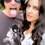 Marika Domińczyk Instagram - #happyhalloween from LadyFoley & “Nikki’s Friend” (every year @scottkfoley 🤣🤓) #besafe #havefun #eatcandy 🎃💕😘(or we can just be a random couple from #losangeles 🤣)