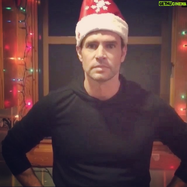 Marika Domińczyk - 4.9K Likes - Here we go! 🎄🎁♥️ It Wouldn’t feel like #christmas if i didn’t post this (again! 🤣). Wishing you a very #merry #chirstmaseve.
@scottkfoley #joy #peace #love
#wesołychświąt
