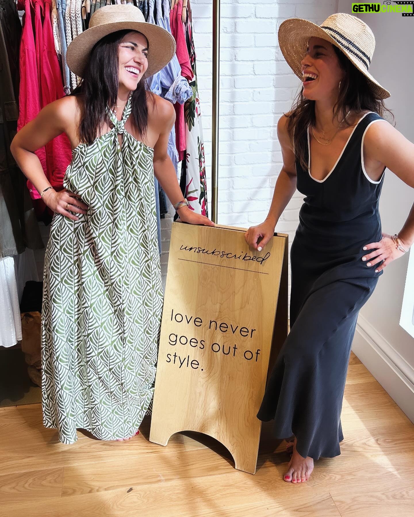Marika Domińczyk Instagram - Love does never go out of style and I do love this one! - @therealanaortiz best partner in crime for some #retailtherapy @unsubscribed #shop #weekendvibes *we clean up nice 😂 #polaricankitchen