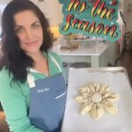 Marika Domińczyk Instagram – Who’s #holidaybaking ? 🎄🍞 #sourdough  #starbread #practicemakesperfect