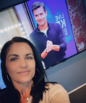 Marika Domińczyk Instagram - Tagging along with @scottkfoley for @bigleapfox #press today. first up- @livekellyandryan 🙌🏼💕watch the show tonight!! #thebigleap On @foxtv 9pm 😘😘😘
You will not be disappointed ☺️