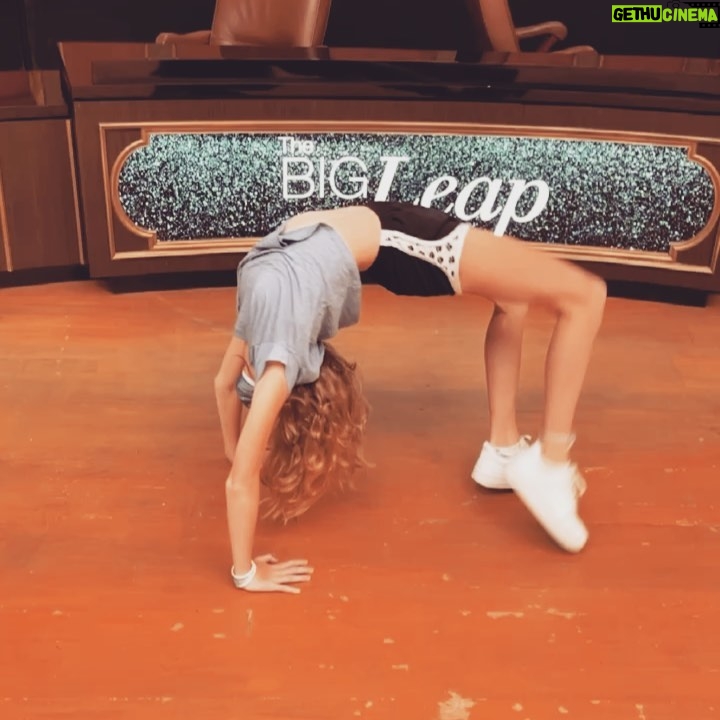 Marika Domińczyk Instagram - It’s here!!!! @bigleapfox is so #feelgood and infectious Hope you give it a shot! First 2 episodes drop on @hulu today! Series premiere on @foxtv on Monday Sept 20th @scottkfoley #dance #allthefeels #newshow #thebigleap 💃🏻🤣♥️ Let me know what you think 😘🙌🏼
