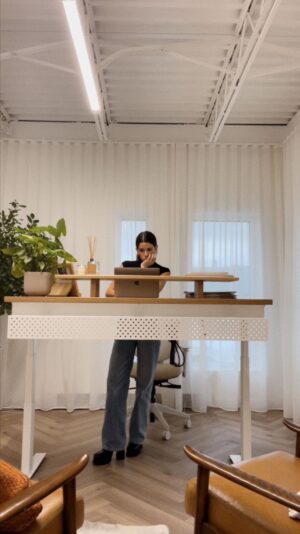 Marilou Instagram - C’est rare que je fais des concours comme ça mais j’aime TELLEMENT mon bureau @ergonofis (je viens juste d’en acheter un sixième pour les espaces de Trois fois par jour) que lorsqu’ils m’ont offert d’en faire tirer un parmi les gens qui me suivent, je n’ai pas pu refuser. 

Allez sur le lien dans ma bio pour vous inscrire, tout simplement 🤍

Le concours se termine le 30 octobre 2023, 23 h 59 HE. Ouvert à tous les résident·es du Canada et des États-Unis contigus, 18 ans et plus. Le ou la gagnant·e sera contacté·e par courriel par Ergonofis dans la semaine du 30 octobre 2023. Ce concours n'est pas géré ou sponsorisé par Instagram.