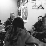 Marilou Instagram – Photo dump de tournée. 

1. Un soundcheck quand ton drummer est photographe
2. Ma chanson préférée de tous les temps 
3. Quand une affiche de dépanneur t’inspire un petit Photoshop de route (😂😂) 
4. Nouveau piano-cadeau 🎹
5. Si la version de moi-même qui a écrit cette chanson en 2020, le cœur en décomposition, pouvait voir ça… 
6. La bienveillance incarnée 
7. Comme la numéro un 

🤍