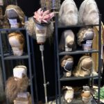 Mariloup Wolfe Instagram – Même si c’est mon métier que de faire des films, je trouve toujours très impressionnant de voir l’envers du décor de films. Et à Londres, il est possible de visiter les studios où ils ont tourné tous les Harry Potter! Un monde vraiment impressionnant d’imagination, de création, de grandiose… juste wow! 🧙🎬🕯️🧹🪄✨