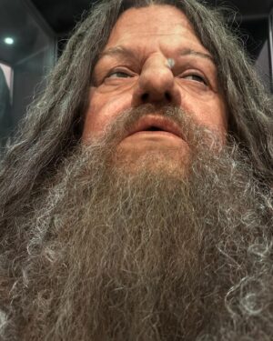 Mariloup Wolfe Instagram - Même si c’est mon métier que de faire des films, je trouve toujours très impressionnant de voir l’envers du décor de films. Et à Londres, il est possible de visiter les studios où ils ont tourné tous les Harry Potter! Un monde vraiment impressionnant d’imagination, de création, de grandiose… juste wow! 🧙🎬🕯️🧹🪄✨