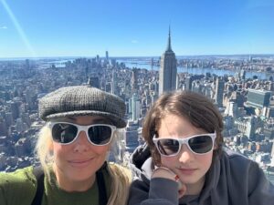 Mariloup Wolfe Instagram - Magnifique journée ensoleillée avec fiston à NY!! ☀️💙☺️ @manoe_lemay_thivierge