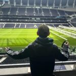 Mariloup Wolfe Instagram – Qu’est-ce qu’on ferait pas pour ses enfants?! 😜⚽️ @mirowolfe @tottenhamhotspurstadium