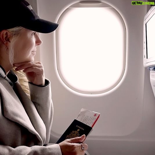 Mariloup Wolfe Instagram - J’adore voyager! Et cette année, Le Grand Move en Amérique m’a permis de voyager tout plein partout en Amérique. Pour aller rencontrer nos familles québécoises qui ont fait Le Grand Move, mon équipe et moi avons eu le privilège de voyager aux 4 coins de l’Amérique avec notre super partenaire Air Canada. Avec nos nombreuses valises, on s’est rendus dans l’Ouest canadien, en Californie, en Floride, au Mexique, au Nicaragua et au Costa Rica. Ça m’a touché de voir que les Québécois sont toujours fiers de leurs racines, de leur langue, même lorsqu’ils vivent leur vie rêvée ailleurs dans le monde. Un immense merci à la grande famille Air Canada qui a rendu tous ces déplacements simples, agréables et efficaces. J’ai déjà hâte au prochain voyage avec Air Canada! @aircanada @canalvie @legrand move #Unairdecheznous #AirCanada #LeGrandMove