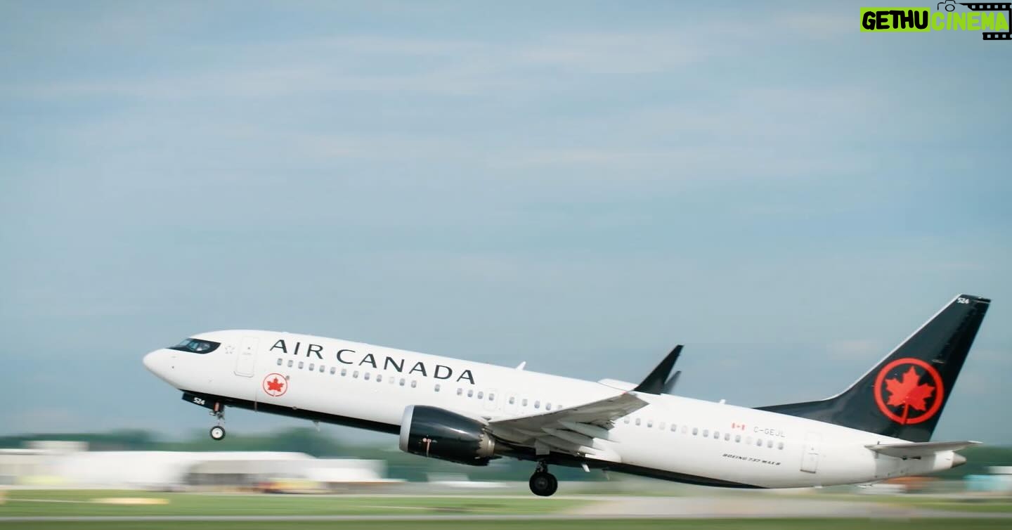 Mariloup Wolfe Instagram - J’adore voyager! Et cette année, Le Grand Move en Amérique m’a permis de voyager tout plein partout en Amérique. Pour aller rencontrer nos familles québécoises qui ont fait Le Grand Move, mon équipe et moi avons eu le privilège de voyager aux 4 coins de l’Amérique avec notre super partenaire Air Canada. Avec nos nombreuses valises, on s’est rendus dans l’Ouest canadien, en Californie, en Floride, au Mexique, au Nicaragua et au Costa Rica. Ça m’a touché de voir que les Québécois sont toujours fiers de leurs racines, de leur langue, même lorsqu’ils vivent leur vie rêvée ailleurs dans le monde. Un immense merci à la grande famille Air Canada qui a rendu tous ces déplacements simples, agréables et efficaces. J’ai déjà hâte au prochain voyage avec Air Canada! @aircanada @canalvie @legrand move #Unairdecheznous #AirCanada #LeGrandMove