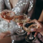 Mariloup Wolfe Instagram - ✨🥂OYÉ OYÉ🥂✨ 🍾Avez-vous vos plans pour le Nouvel An? 🍾 J’ai une bonne nouvelle pour vous, il nous reste encore quelques tables de libre pour vous accueillir au Roseline ce dimanche le 31 pour célébrer la nouvelle année tous ensemble!! Ce serait génial! 🤍 Pensez-y!! Réveillon gastronomique Menu 8 services 🤩 Signé @collyeralexandre Quatuor Jazz 🎶🎵 @le.roseline