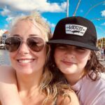 Mariloup Wolfe Instagram - Un peu de soleil aujourd’hui!!! 🌴☀️ À la vôtre! 🍹