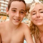 Mariloup Wolfe Instagram – Le bonheur de débuter l’année au soleil avec les deux petits hommes de ma vie! 👬❤️✨🌴☀️