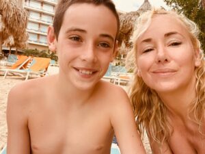 Mariloup Wolfe Instagram - Le bonheur de débuter l’année au soleil avec les deux petits hommes de ma vie! 👬❤️✨🌴☀️