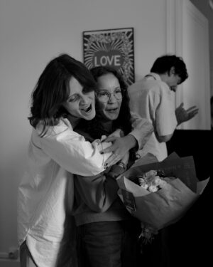 Marilyn Lima Instagram - Le rêve de Maya. 

Il a quelques mois j’ai été contacté par l’ @association.aladin33 pour réaliser le rêve d’une jeune fille : “ avoir un rôle dans un film “. Alors j’ai appelé la directrice de l’ @ecoleduseptiemeart et je lui ai proposé mon idée : demander à ses élèves de le réaliser. Ni une ni deux, l’aventure commence ! Les élèves nous proposent des scénarios. Et pas n’importe quel genre.. parce que Maya veut avoir peur ! 
 Le court métrage de @rmisavary retient notre attention et la préparation peut commencer. 

Merci à l’ @association.aladin33 , @ecoleduseptiemeart , tous les élèves et @marvin_sbz pour les sublimes photos. 

Maya, petit soleil dans mon cœur ✨