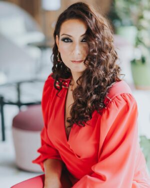 Marina Heredia Instagram - Os dejo con algunas fotos más de ese día con M.MU ‘The Luxury Magazine of Andalucia’

Localización: Seda Club Hotel - @sedaclubhotel
Joyas: 	Miguel Muñoz - @miguelmunozjoyeros
Montblanc Granada - @montblancgranada
Estilismo: V.O. Versión Original - @v.o.granada
Peluquería & Maquillaje: 
Artemisa Artemisa Make-up School - @artemisalicia
@evelyn_makeupglam 
Fotografía: Iuliana Dragoi - @iuliana_dragoi_fotografia