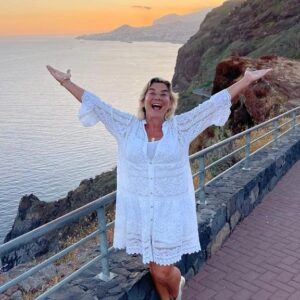 Marina Mota Instagram - Madeira 🥰
Recebe-me sempre de braços abertos tal como eu a abraço❤️
@jm_madeira
@funchal_municipio
@erikamotacunha_oficial
@clubefasmarinamota
Aquele beijo 💋
