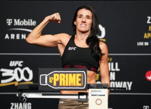 Marina Rodriguez Instagram - #UFC30 On weight! 🙌🏻

Reidratando já e me sentindo muito bem!! Obrigada ao meu time @malkomarcio @igorsoaresmma @nicaliari @thaibrasilfloripa ! 🙏🏻

Nutricionista @fernando_moreira_nutri como sempre, um excelente trabalho! 👊🏻

Mais tarde tem a encarada oficial ao vivo no @ufcfightpassbr ! 🤩🤩