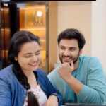 Marina Abraham Instagram - A Rare Moment 🤩 When it’s time to Note down his Feelings 🥹 @rohitsahniofficial #couplegoals #husbandandwife #trendingnow #reelsinstagram #couplereels #funnyreels #raremoment #husband #feelings #reelkarofeelkaro #trend #explorepage✨ Couple | married life | love | feelings | relationship |