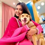 Marina Abraham Instagram – SMILE.. and the world smiles with you..🥰🐶
Sharing pic with @browniethedesigirl 
Outfit :@mounikas_couture