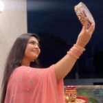 Marina Abraham Instagram – When Your  karwa Chauth is 2.0 🤩

#karwachauth #festivalseason #transitionreels #reelsinstagram