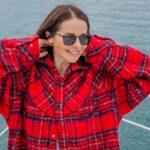Marina Aleksandrova Instagram - *** ПроЧувствовать любовь своего друга к Симонетте Веспуччи сумел Боттичелли, это чувство запечатлел он в каждой женщине в его полотнах. ПроЧувствовать природу умел Паустовский, подсматривая за людьми , он соединял их в своих рассказах. ПроЧувствовать музыку смог Рахманинов, ловя ноты в воздухе и перекладывая во вторую Симфонию…ПроЧувствовать моё настроение смогла фотограф @mashersochi , поймав ветер в волосах и беззаботность в мыслях…Из маленьких удовольствий состоит большая жизнь! Цените, ловите и творите! #сочи