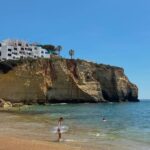 Marina Bastarache Instagram – La mer. Les vacances. Le Portugal.

Pour tous ceux qui le demandent, je vais vous faire un recap. Où manger, où dormir, quoi voir au Portugal.
Dès que je reviens de vacances je vous partage tout 🦋

Ps. Oui oui c’est un tout nouveau @nana.the.brand qui arrive à la fin du mois en ligne! 30 mai, mark your calendars!