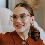 Marina Bastarache Instagram – Nouvelles montures🤓 Les plus belles que j’ai jamais eu. J’aurais pris le magasin au complet, tellement tout était beau. Disponibles chez New Look @newlook.ca #produitsreçus