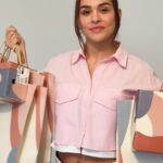 Marina Bastarache Instagram – Proud is an understatement 🩷

MARINA X @chaussuresyellow is cute, fun, affordable !
De 29$ à 49$ , pas besoin de penser à si ça vaut la peine ou pas! Disponible dans tous les YELLOW et en ligne!