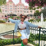 Marina Gregory Instagram – Não é dia de tbt, mas dreams come true. 
14 anos atrás eu realizei um sonho: ir à Disney de Orlando e a minha primeira viagem internacional. E agora pude ter o privilégio de reviver um pouco dessa magia na Disney de Paris com minhas amigas 😍✨ #DisneyParis