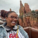Marina Gregory Instagram – Não é dia de tbt, mas dreams come true. 
14 anos atrás eu realizei um sonho: ir à Disney de Orlando e a minha primeira viagem internacional. E agora pude ter o privilégio de reviver um pouco dessa magia na Disney de Paris com minhas amigas 😍✨ #DisneyParis