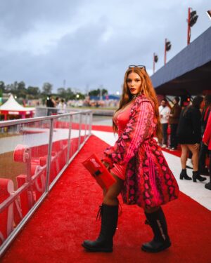 Marina Gregory Instagram - 🇧🇷 L O L L A P A L O O Z A 🇧🇷
Category is FESTIVAL!
Qual foi o lookinho favorito de vocês? Estilo é a minha vibe 🫶🏾
Clicks by: @adrianoreisg 

#LollaBr #Bebacommoderacao  #BudnoLollaBr