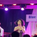 Marina Gregory Instagram - Não conhecia o @bluenoterio , e tive o prazer de ver uma das minhas cantoras favoritas de pertinho. Como faz pra voltar? Que noite maravilhosa! Amei muitooo! Obrigada por tudo @lalihanser e toda a equipe do Blue Note 💃🏾 I love you @raye ❤️