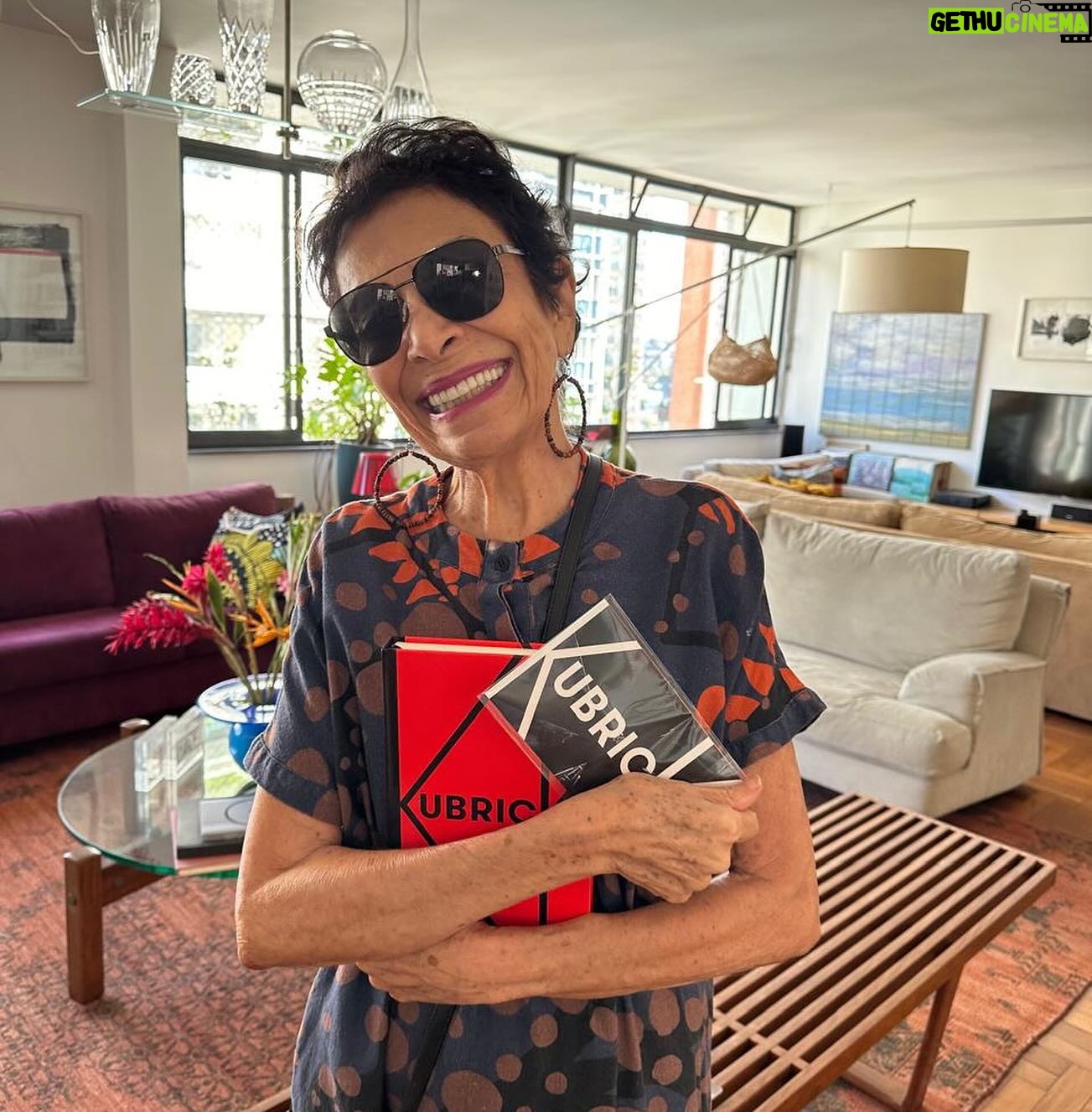 Marina Person Instagram - Viva ela hoje e todo dia!🎉🩷 Feliz dia das mães 🩷❤️❤️🧡💛