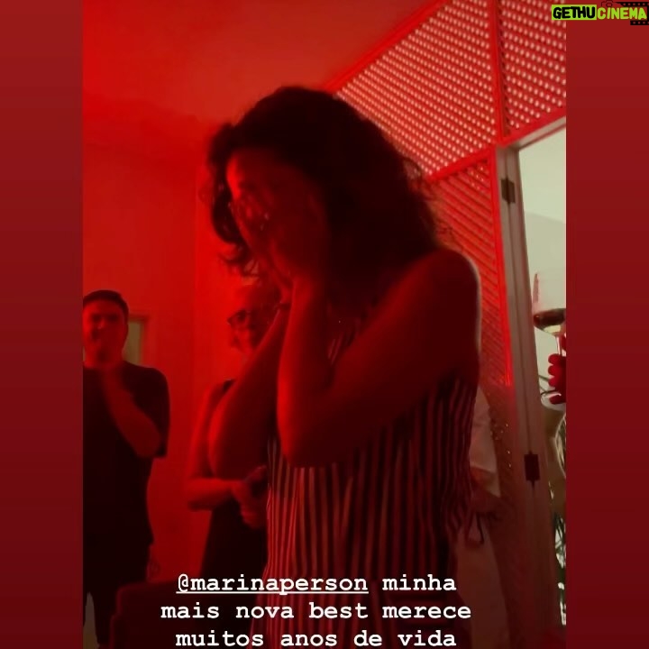 Marina Person Instagram - Retratos de uma noite (deliciosa) de verão por @gustavormoura . (Menos o último vídeo q é de meu 💖 @kallebdaniel )