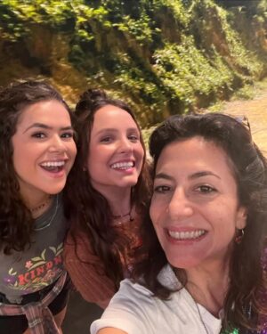 Marina Person Instagram - Quem diria que um dia eu ia trabalhar com aquela menina que tanto me fazia rir com sua espontaneidade. É uma alegria filmar com vc , porque a gente sabe que, mesmo quando o dia não tá assim tão favorável, a gente encontra uma Maisa sorrindo e pronta pro que der e vier.
Que vc continue sempre assim, iluminando tudo à sua volta, espalhando alegria e conectando o melhor de todo mundo por onde passa❣️
É uma alegria ter vc perto na vida, @maisa 
Viva você!!🎉🎉🎉🎉