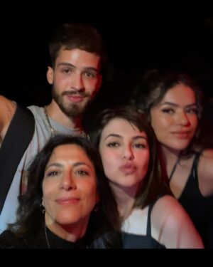 Marina Person Instagram - Quem diria que um dia eu ia trabalhar com aquela menina que tanto me fazia rir com sua espontaneidade. É uma alegria filmar com vc , porque a gente sabe que, mesmo quando o dia não tá assim tão favorável, a gente encontra uma Maisa sorrindo e pronta pro que der e vier.
Que vc continue sempre assim, iluminando tudo à sua volta, espalhando alegria e conectando o melhor de todo mundo por onde passa❣️
É uma alegria ter vc perto na vida, @maisa 
Viva você!!🎉🎉🎉🎉