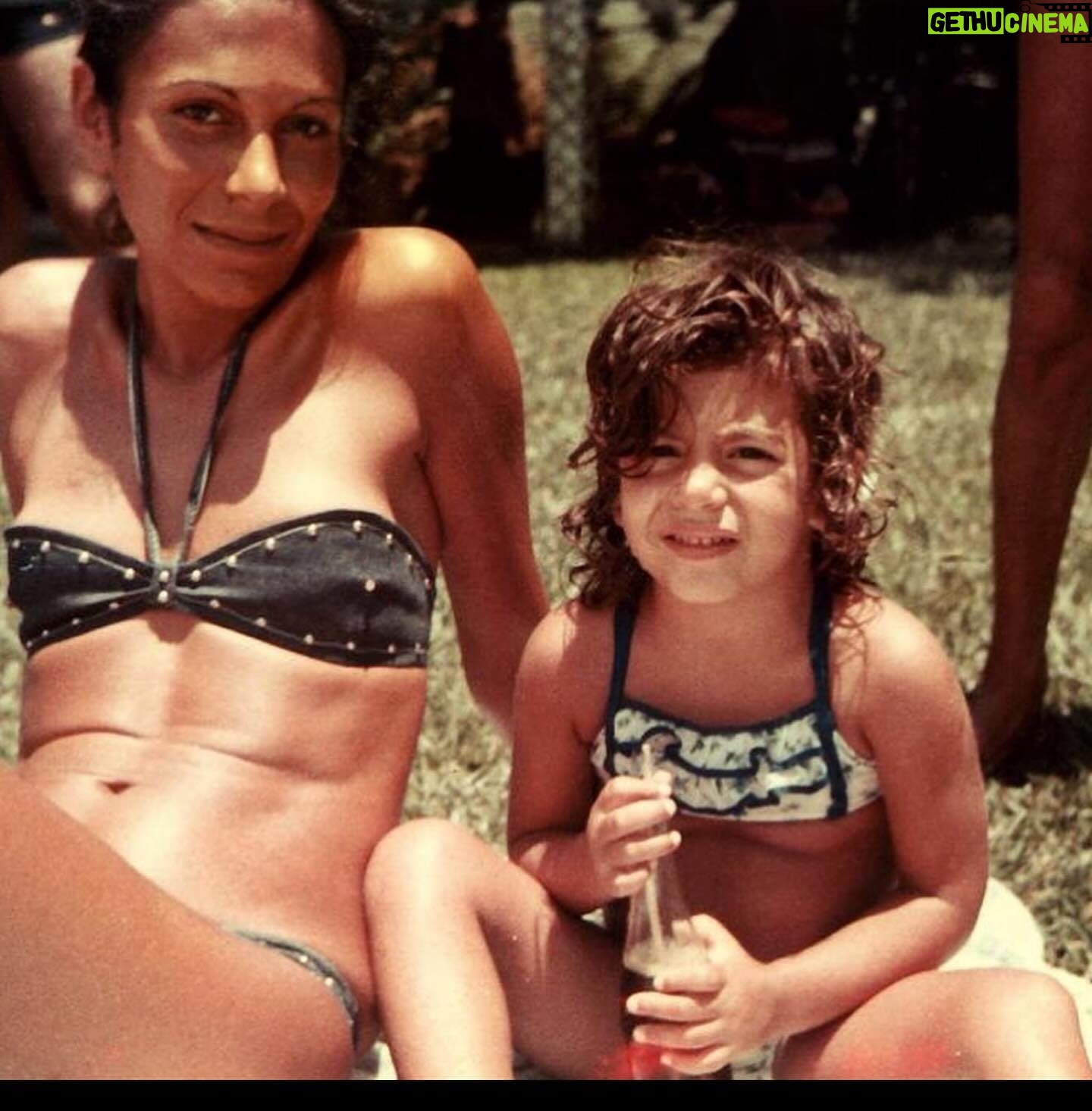 Marina Person Instagram - Viva ela hoje e todo dia!🎉🩷 Feliz dia das mães 🩷❤️❤️🧡💛