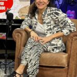 Marina Person Instagram - Quem aí assistia MTV? 🙋🏻‍♀️🙋🏾 Com vocês a VJ que ficou na MTV por mais tempo… record que fala : Marina Person. Já tem trechos da entrevista lá no YouTube e quinta 18h tem o papo completinho. #casaopodtudo #waltercasagrande #marinaperson #mtv #vj #nostalgia #podcast #videocast