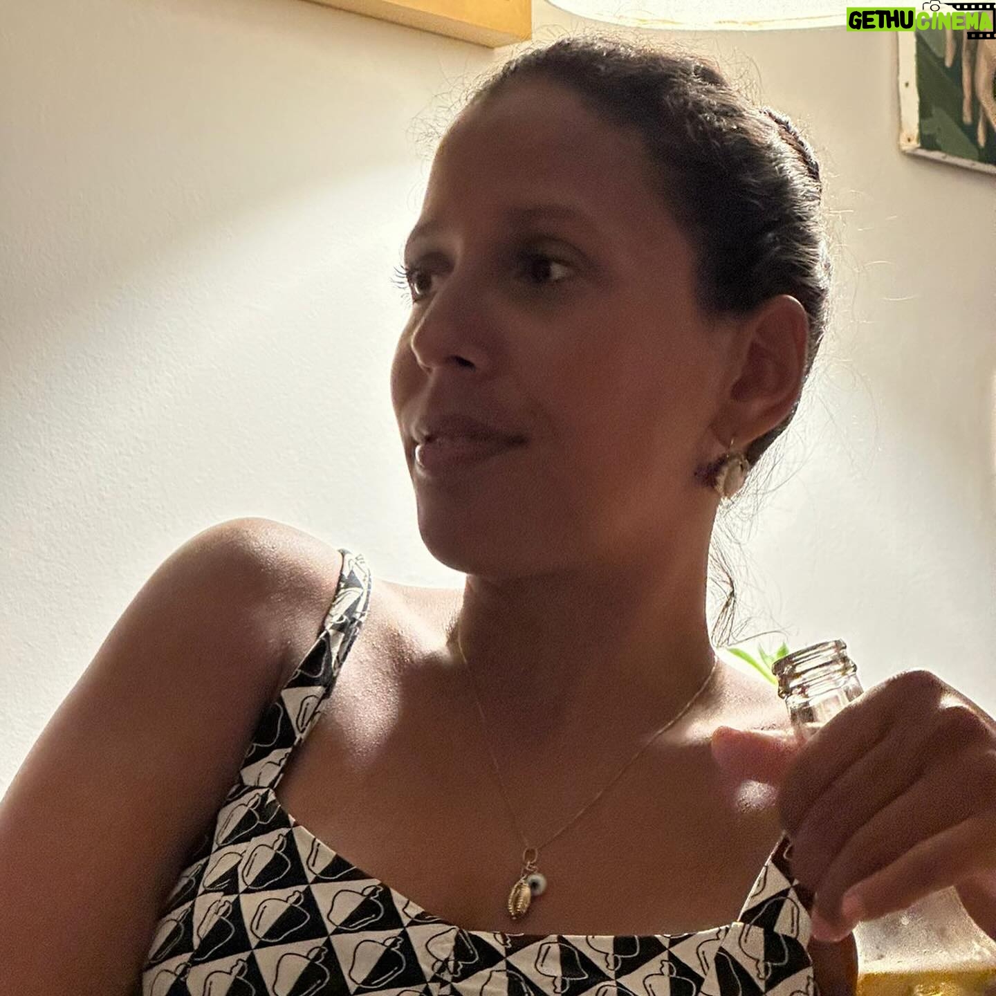 Marina Person Instagram - Retratos de uma noite (deliciosa) de verão por @gustavormoura . (Menos o último vídeo q é de meu 💖 @kallebdaniel )
