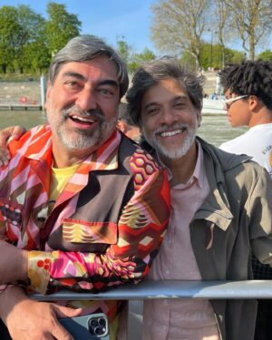 Marina Person Instagram - Eu amo um amigo❤️ 
Naquele dia em que entrei na sala dele pra passar por uma entrevista de emprego (ele era meu ídolo, e meu coração tava disparado), eu não podia imaginar q mais de 30 anos depois eu teria rodado o mundo com ele. Obrigada por fazer parte da minha vida, Fio! Feliz aniversário🎉🎊✨❤️💜🧡