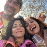 Marina Person Instagram - Eu amo um amigo❤️ Naquele dia em que entrei na sala dele pra passar por uma entrevista de emprego (ele era meu ídolo, e meu coração tava disparado), eu não podia imaginar q mais de 30 anos depois eu teria rodado o mundo com ele. Obrigada por fazer parte da minha vida, Fio! Feliz aniversário🎉🎊✨❤️💜🧡