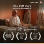 Marina Person Instagram - SHORTLIST! 🏆 Os @premios_platino divulgaram a lista preliminar (“shortlist”) de indicações para a edição 2024 da competição e a minissérie brasileira #JoãoSemDeus: A Queda de Abadiânia segue concorrendo em 3 categorias. ✨ Melhor Minissérie ou Telessérie Cinematográfica ✨ Melhor Ator de Série • @marconaniniator ✨ Melhor Atriz de Série • @biancacompararato Coprodução @VentreStudio, @coraleuropa, @canalbrasil e @tvioficial, 'João Sem Deus' tem direção de @marinaperson e é uma criação de @patriciacorso81, @_leonardo_moreira e @giulianocedroni com colaboração de roteiro de @lfnoe. A minissérie pode ser conferida no @globoplay Canais.
